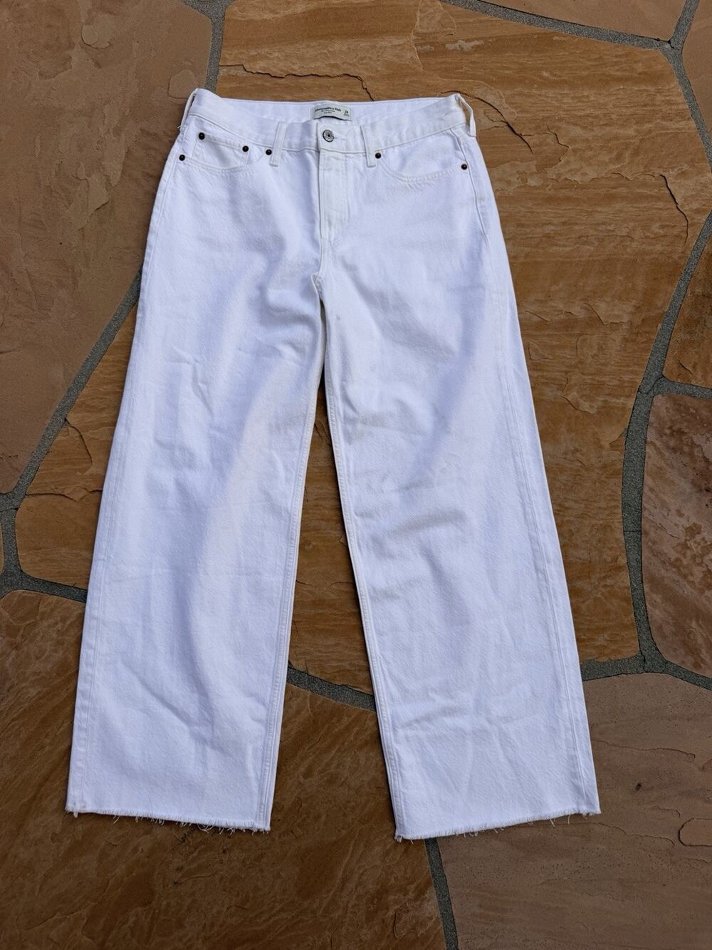 Abercrombie & Fitch Low Rise The Ultra Loose 28 Off White Jeans
